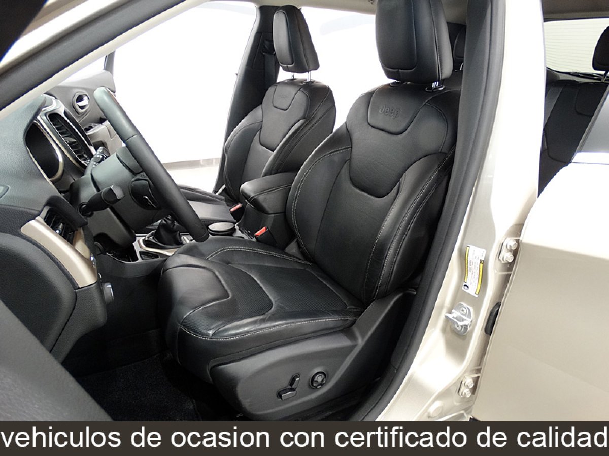 Foto Jeep Cherokee 20