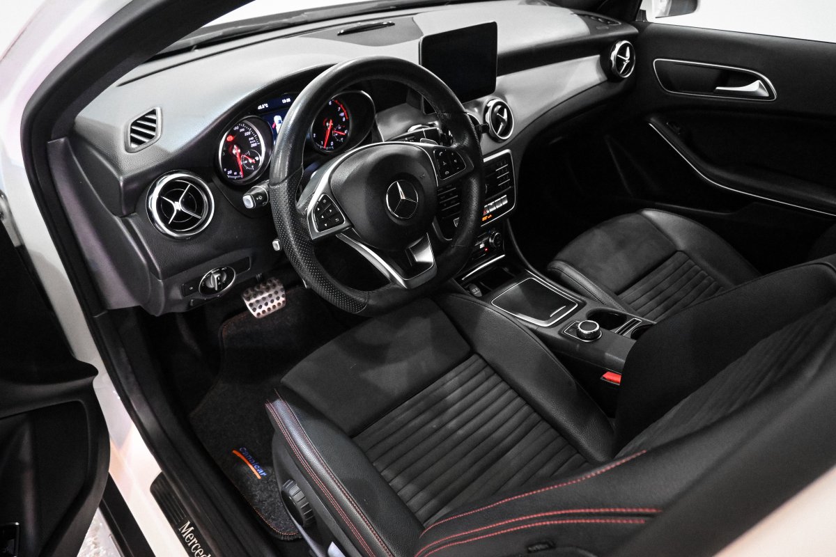 Foto Mercedes-Benz Clase GLA 14