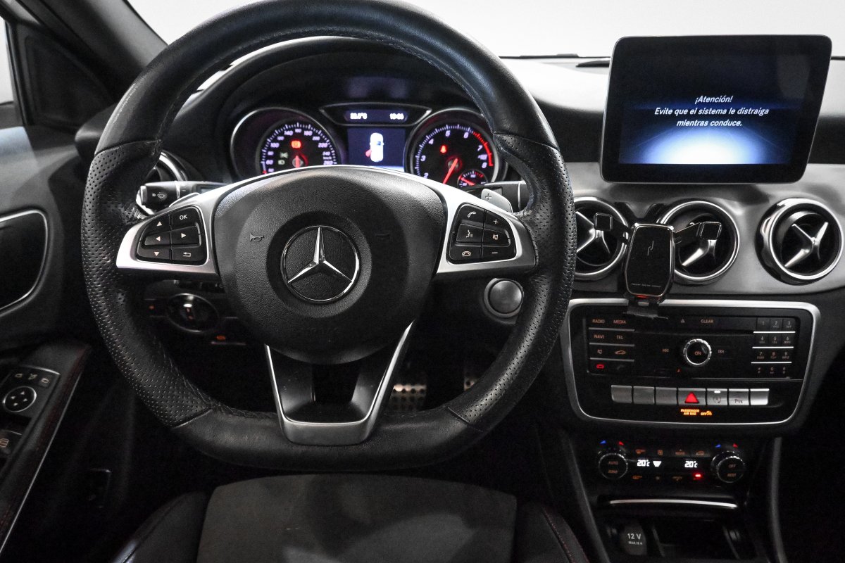 Foto Mercedes-Benz Clase GLA 25