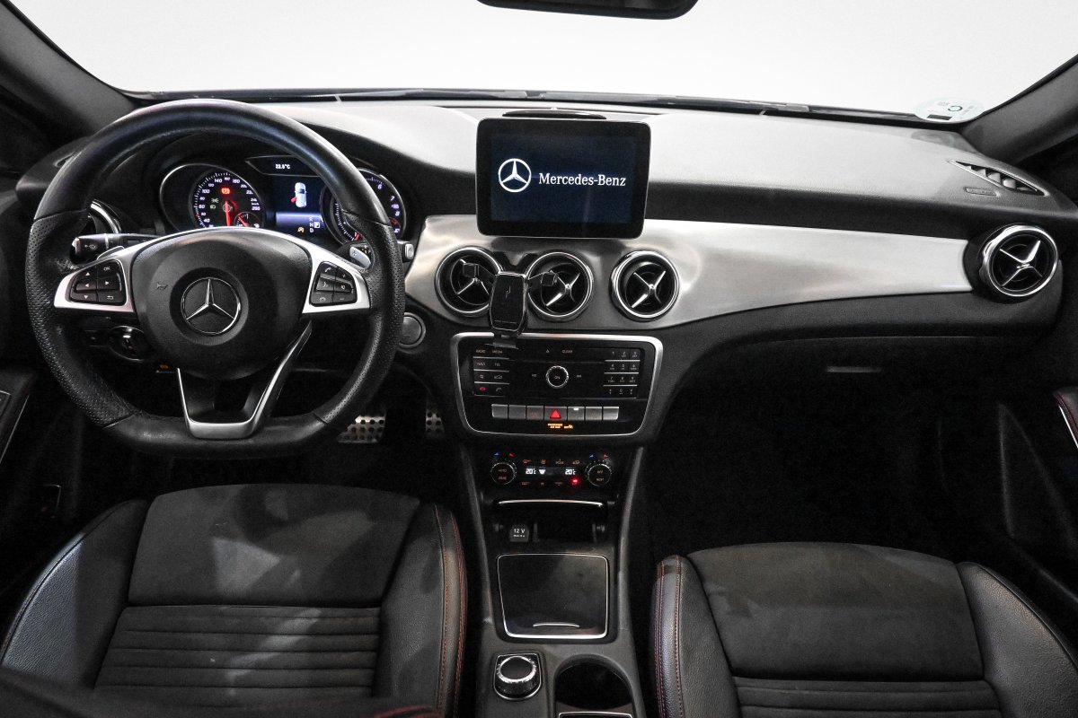 Foto Mercedes-Benz Clase GLA 24