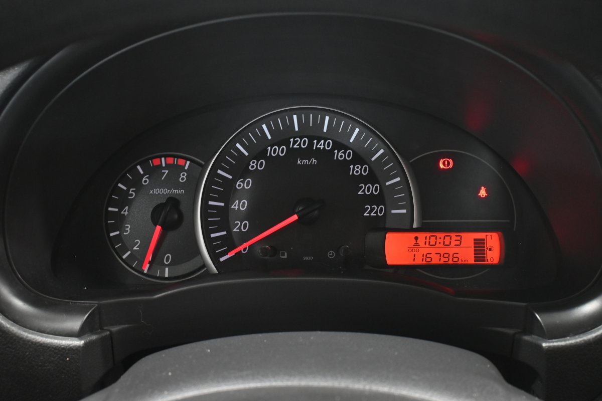 Foto Nissan Micra 13