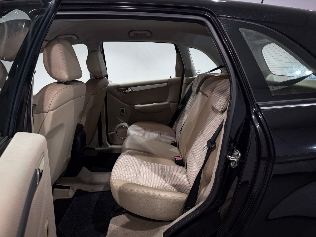 Foto Mercedes-Benz B 10