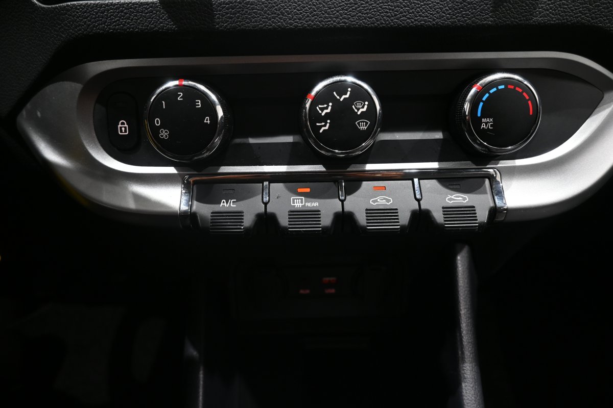 Foto Kia Rio 16