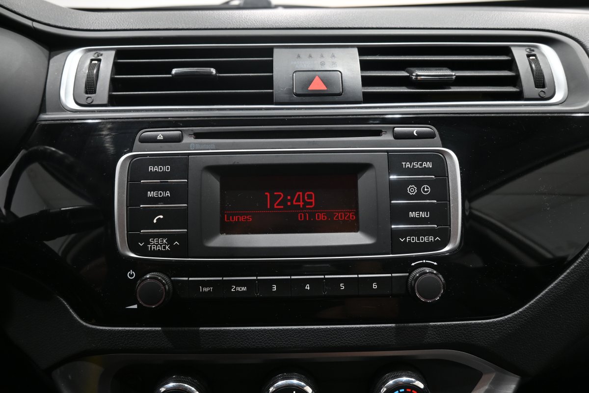 Foto Kia Rio 15