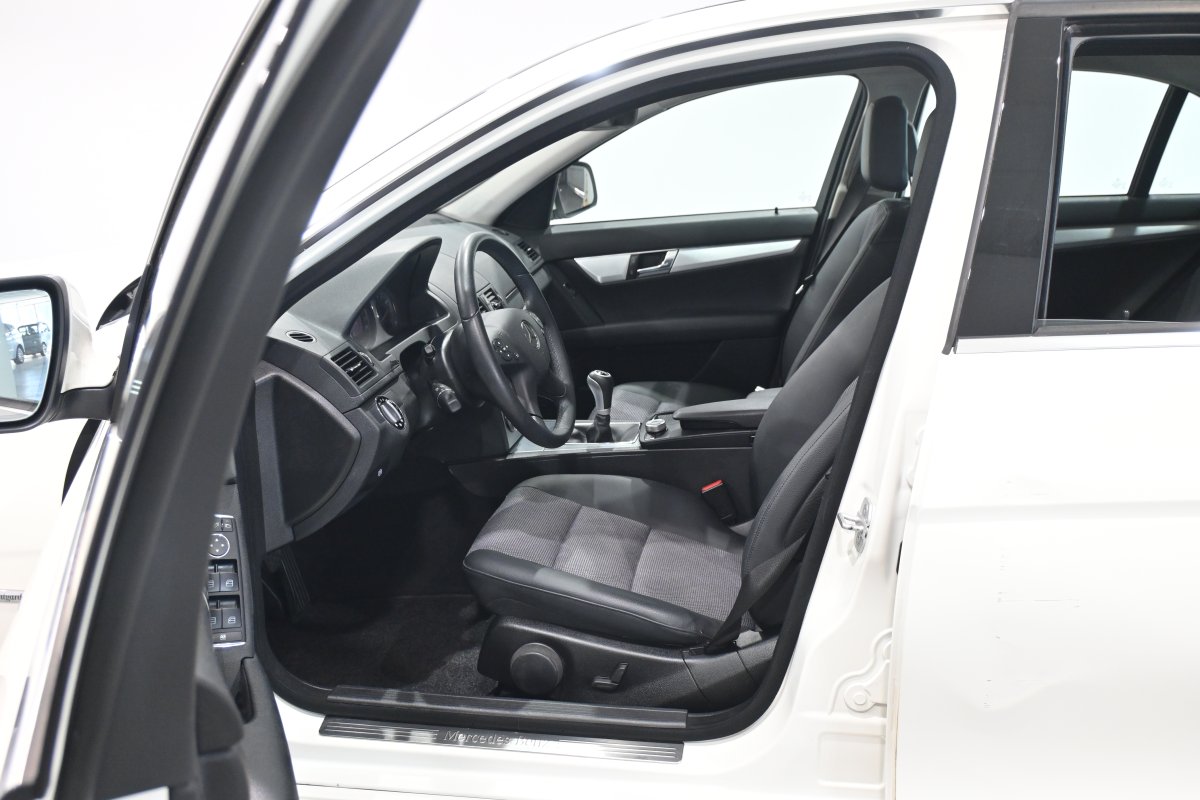 Foto Mercedes-Benz C 280 9