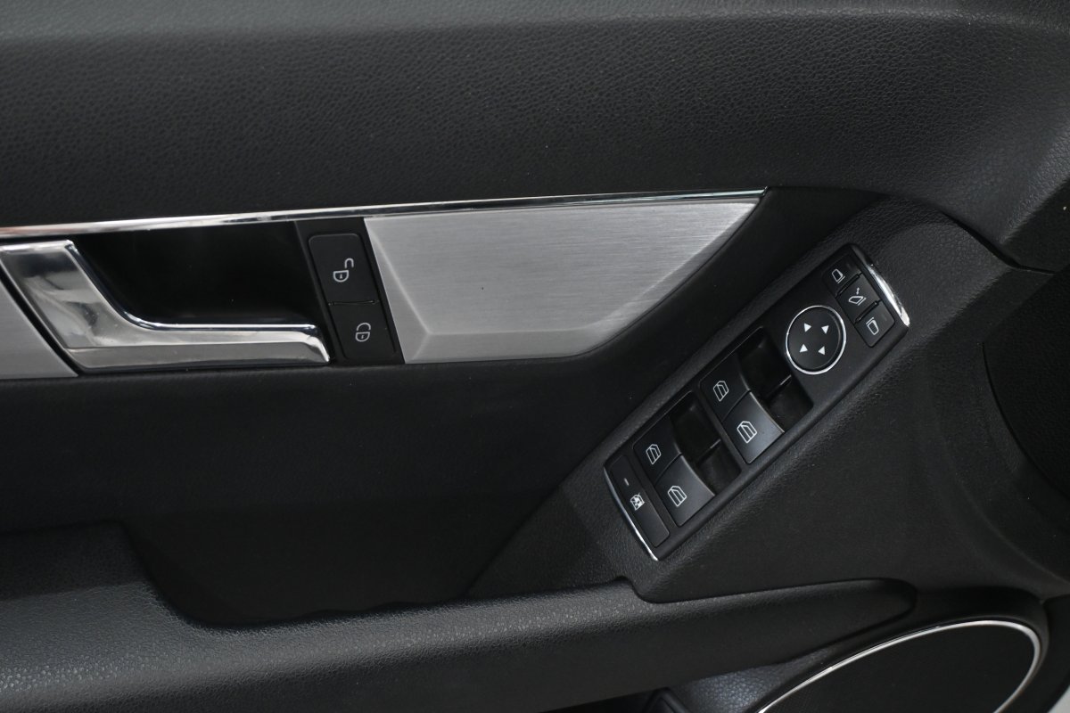Foto Mercedes-Benz C 280 22