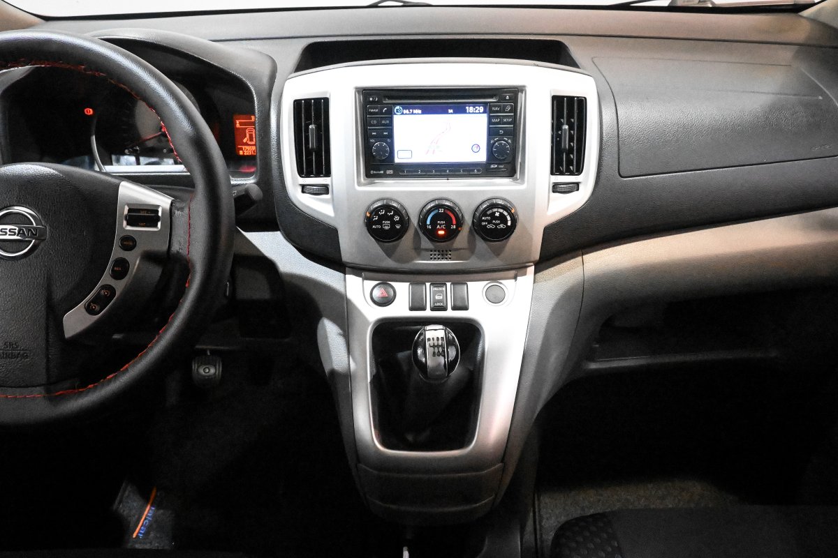 Foto Nissan NV200 23