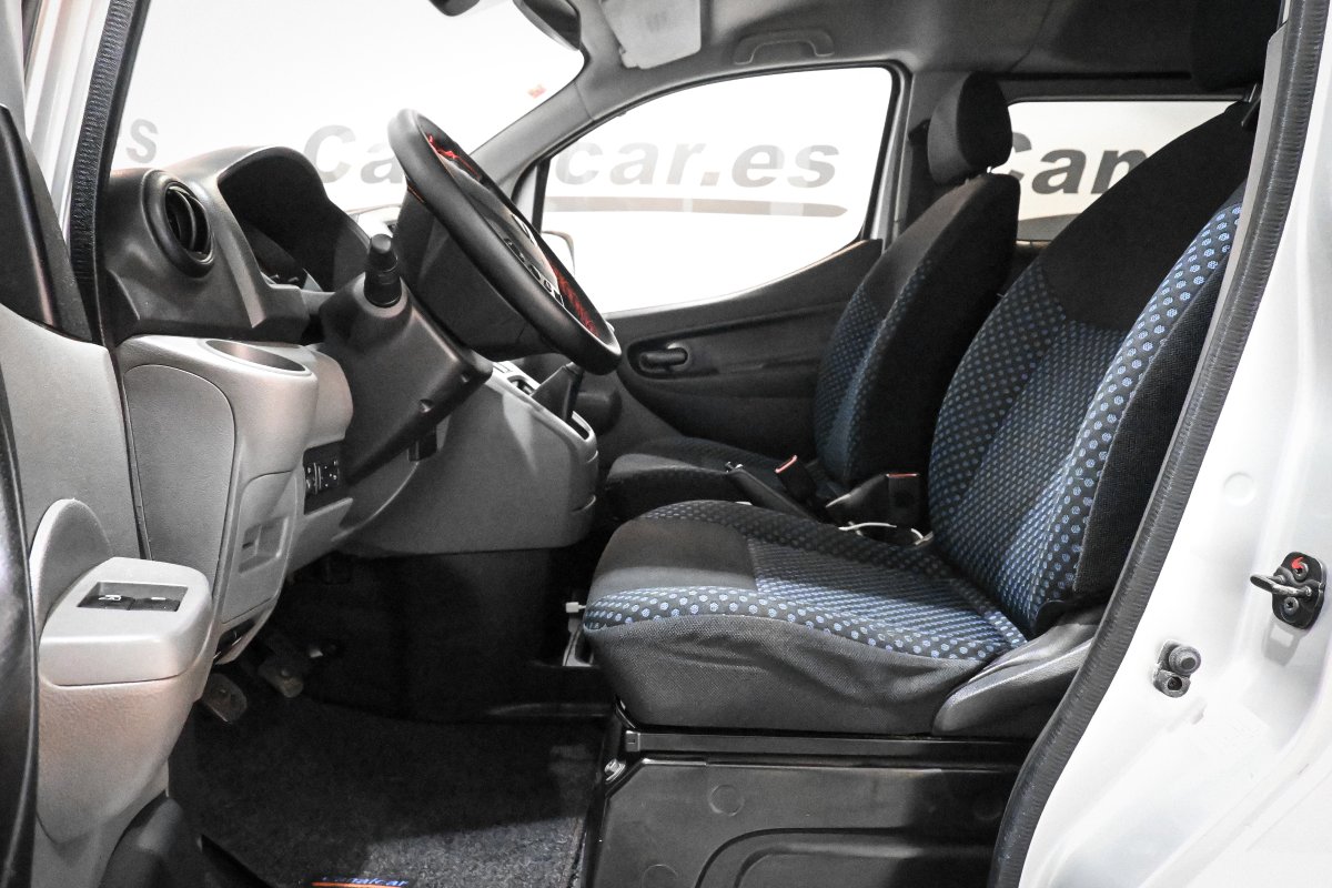 Foto Nissan NV200 11