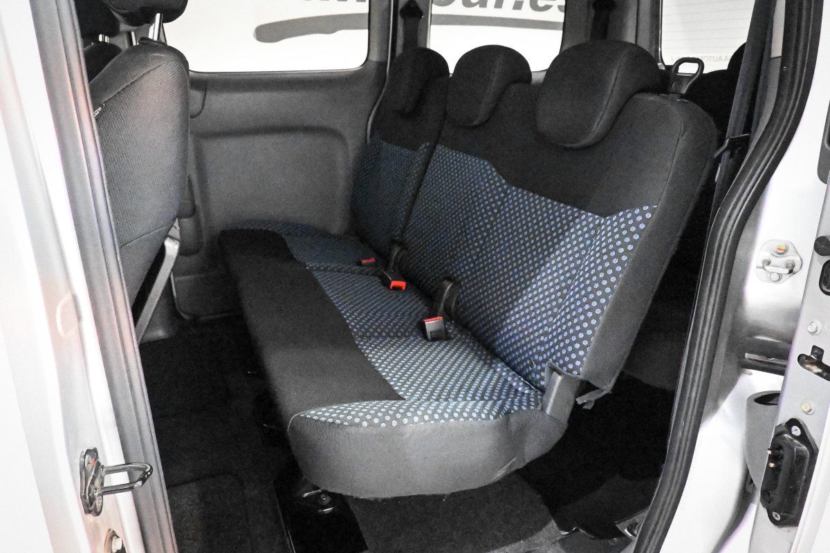 Foto Nissan NV200 12