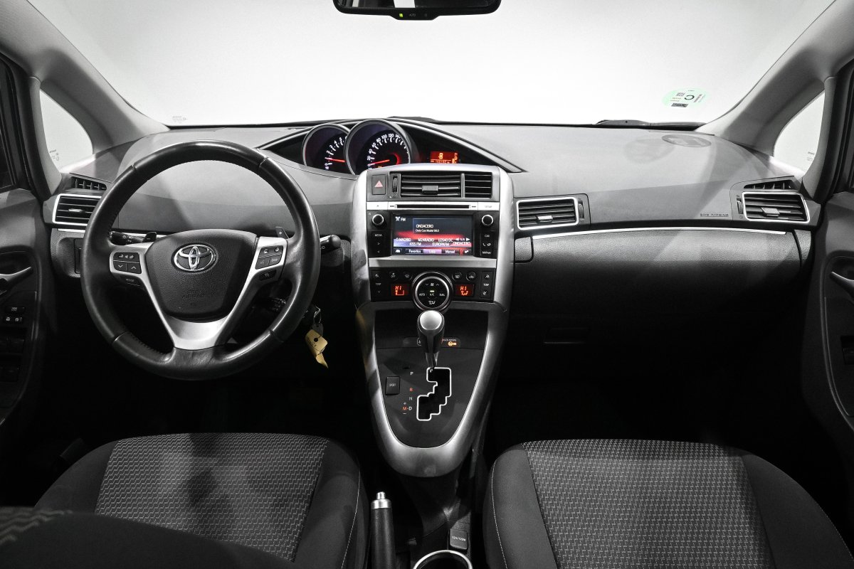 Foto Toyota Verso 17