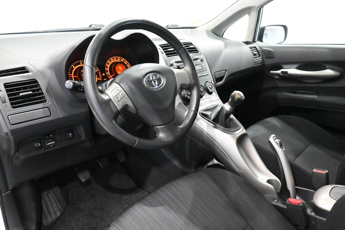 Foto Toyota Auris 12