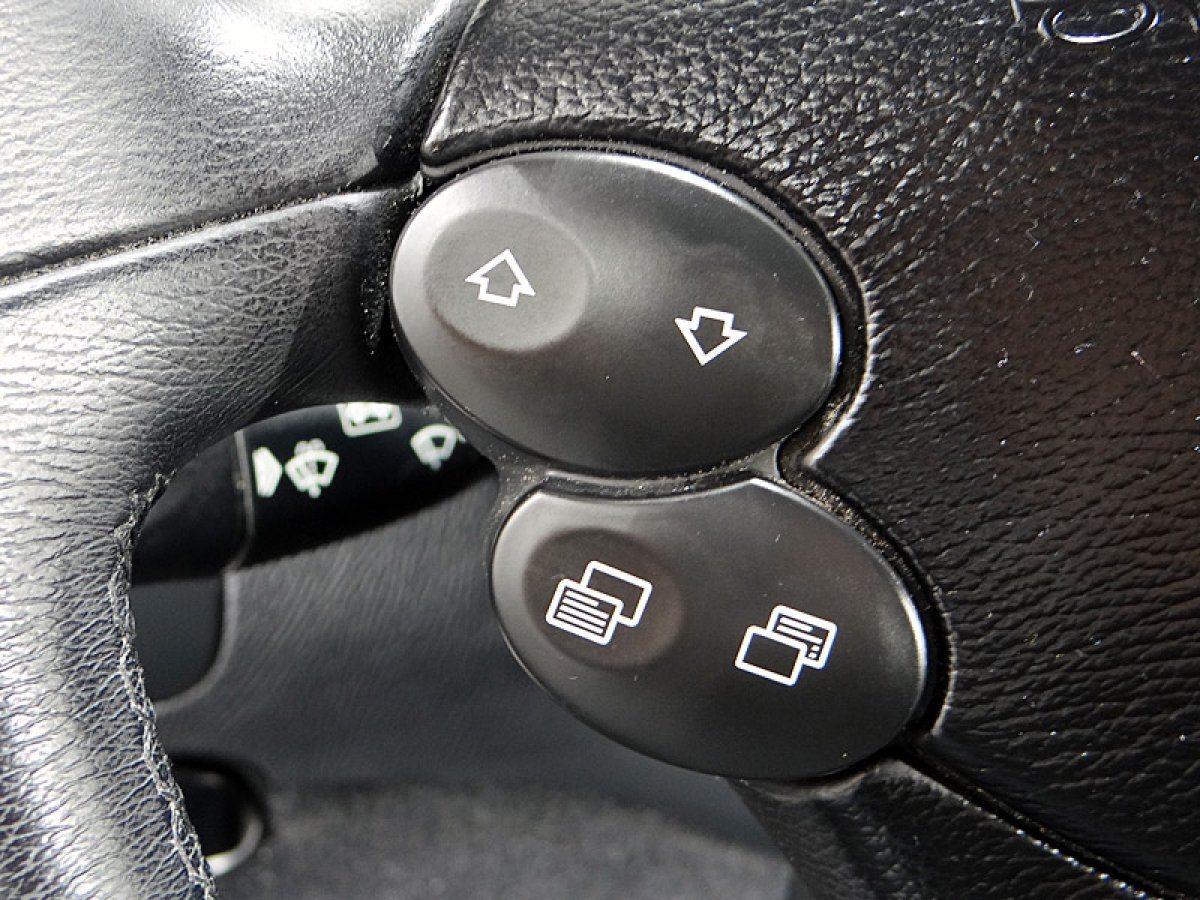 Foto Mercedes-Benz CLK 220 39