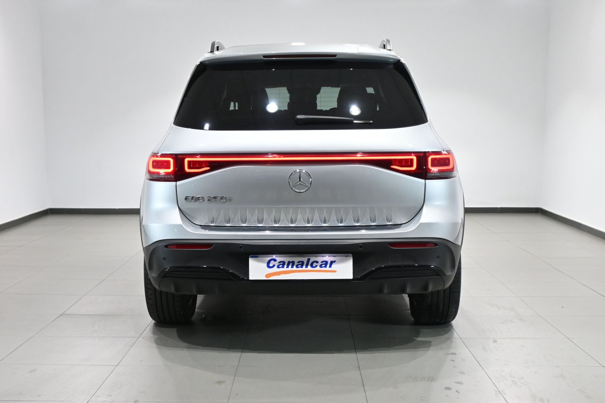 Foto Mercedes-Benz EQB 5