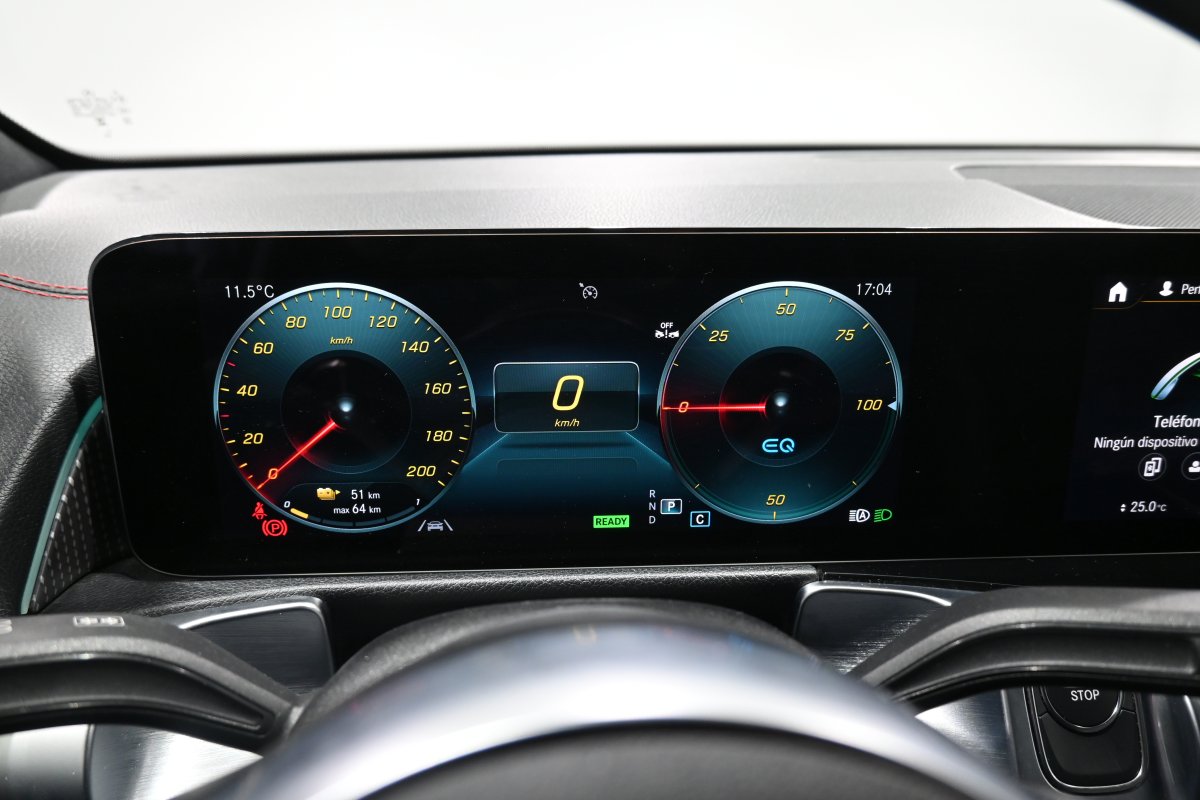 Foto Mercedes-Benz EQB 13