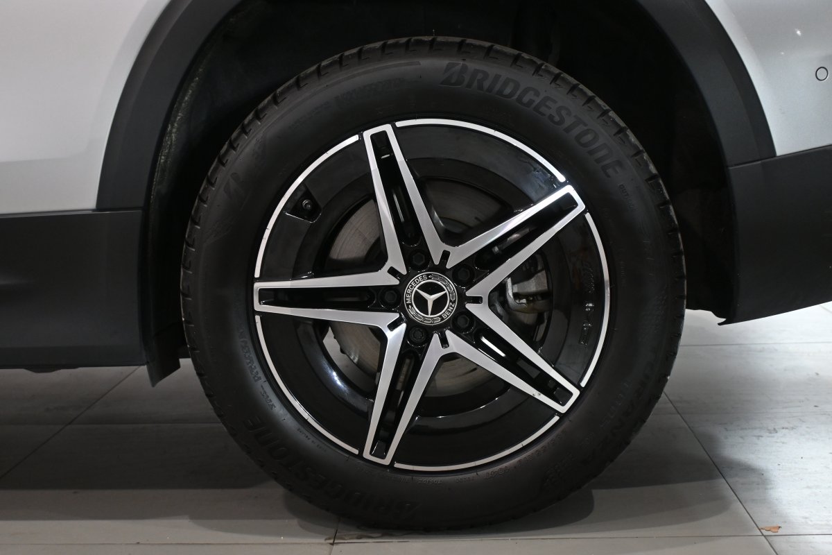 Foto Mercedes-Benz EQB 27