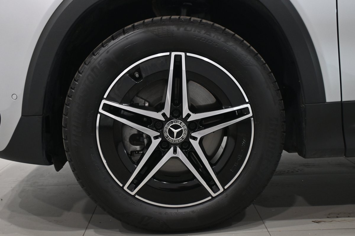 Foto Mercedes-Benz EQB 26