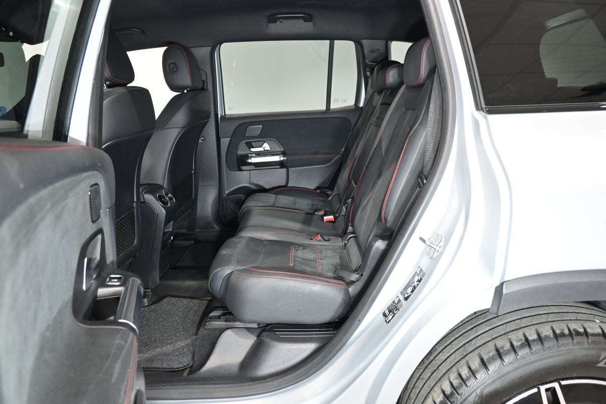 Foto Mercedes-Benz EQB 10