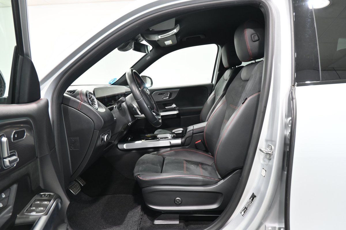 Foto Mercedes-Benz EQB 9