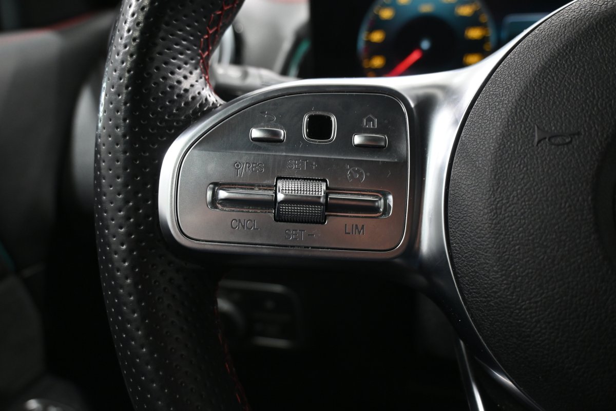 Foto Mercedes-Benz EQB 19