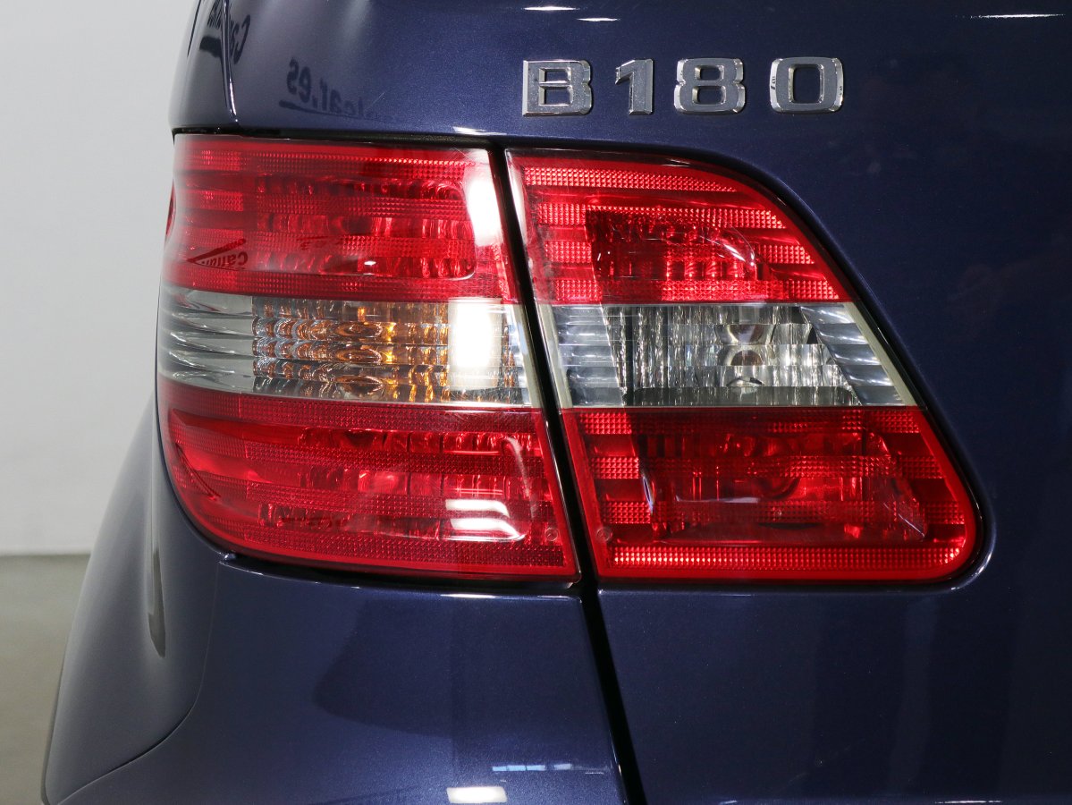 Foto Mercedes-Benz B 180 9