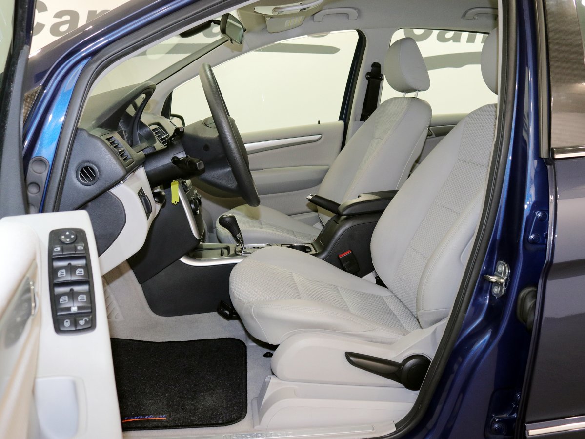 Foto Mercedes-Benz B 180 14