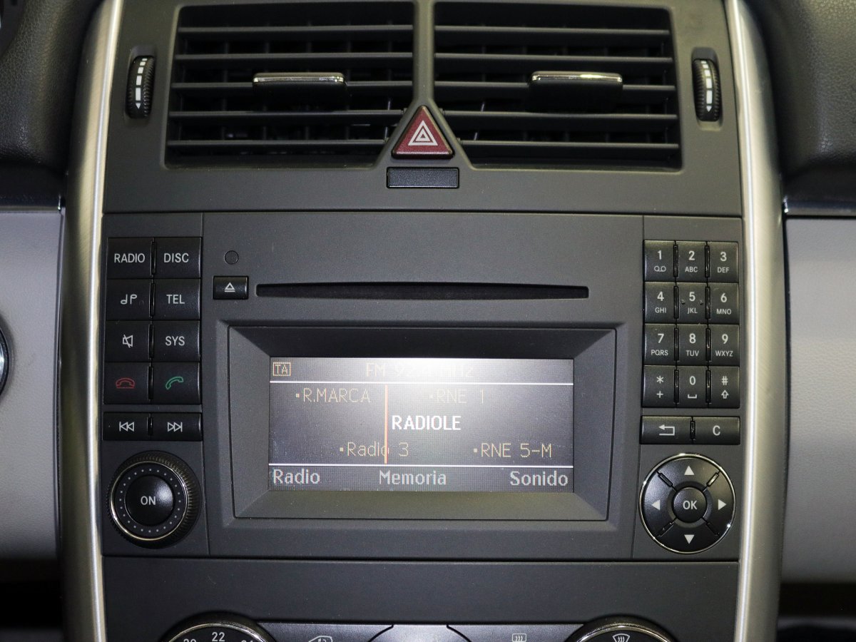 Foto Mercedes-Benz B 180 15