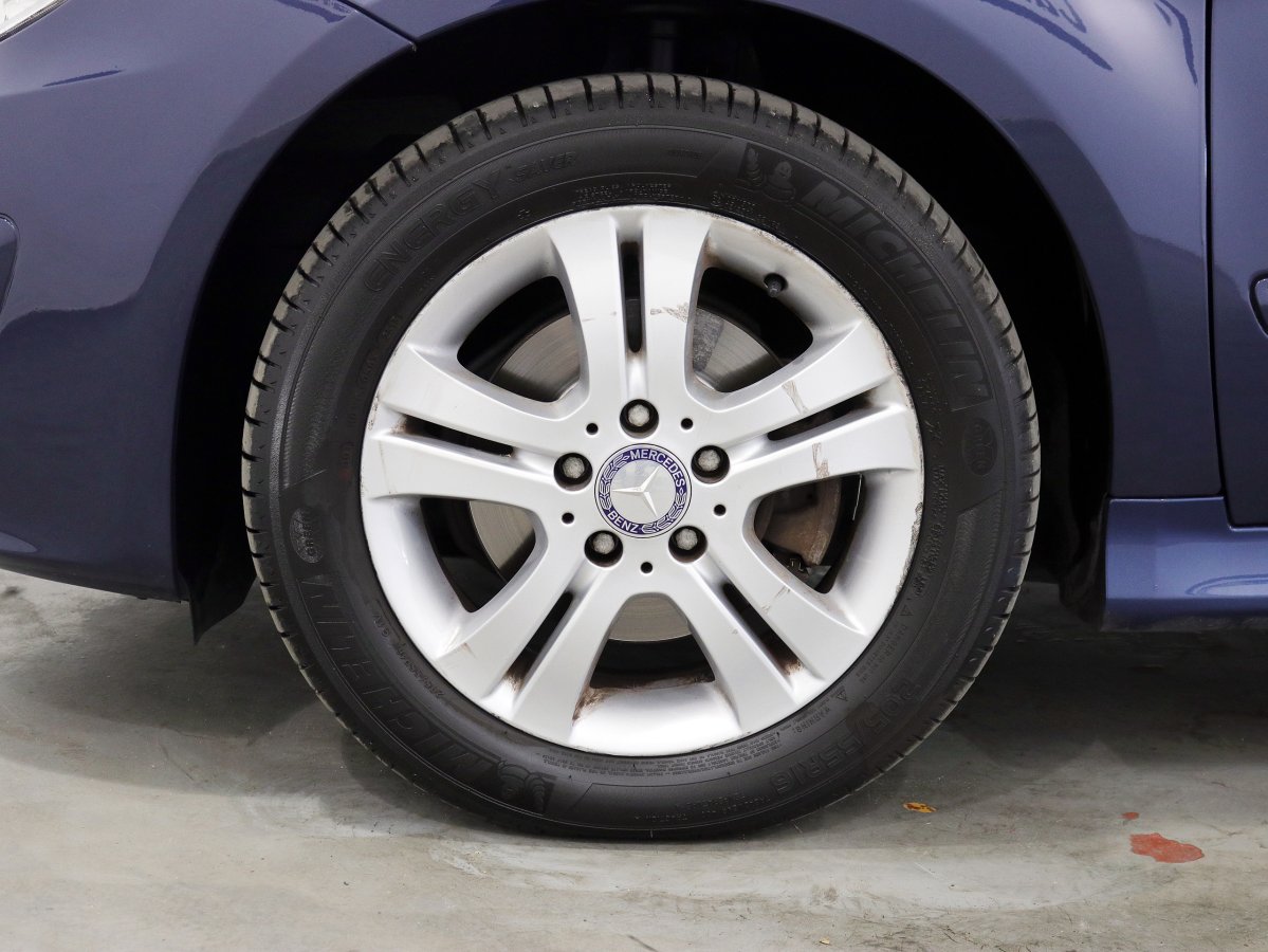 Foto Mercedes-Benz B 180 24
