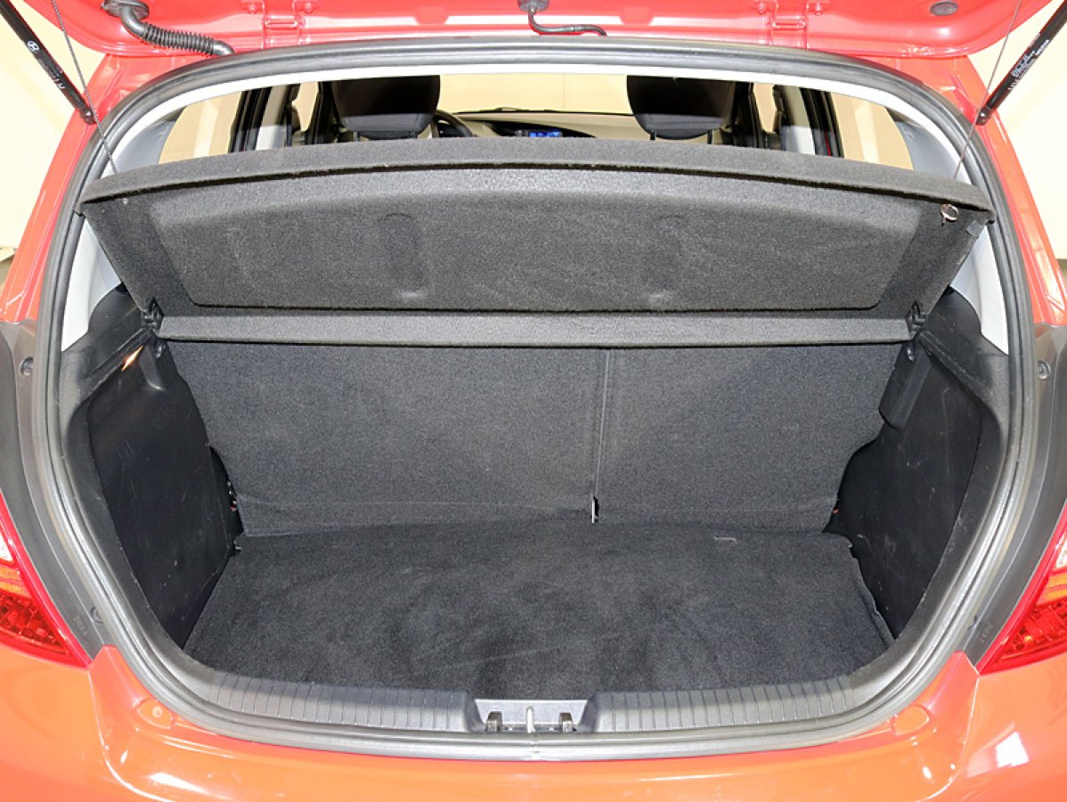 Foto Hyundai i20 8