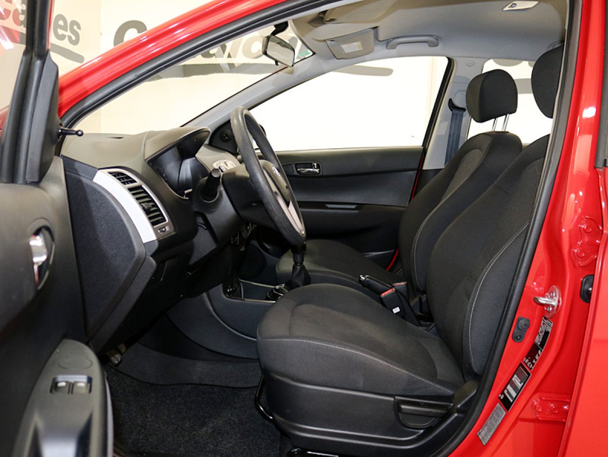 Foto Hyundai i20 14