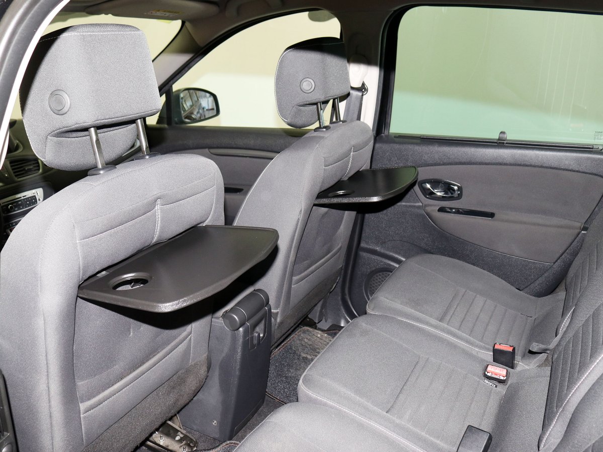 Foto Renault Scenic 25