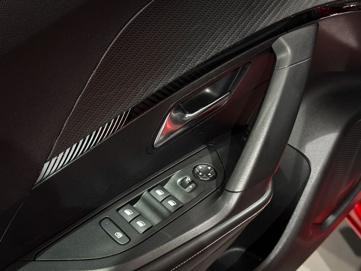 Foto Peugeot 2008 27