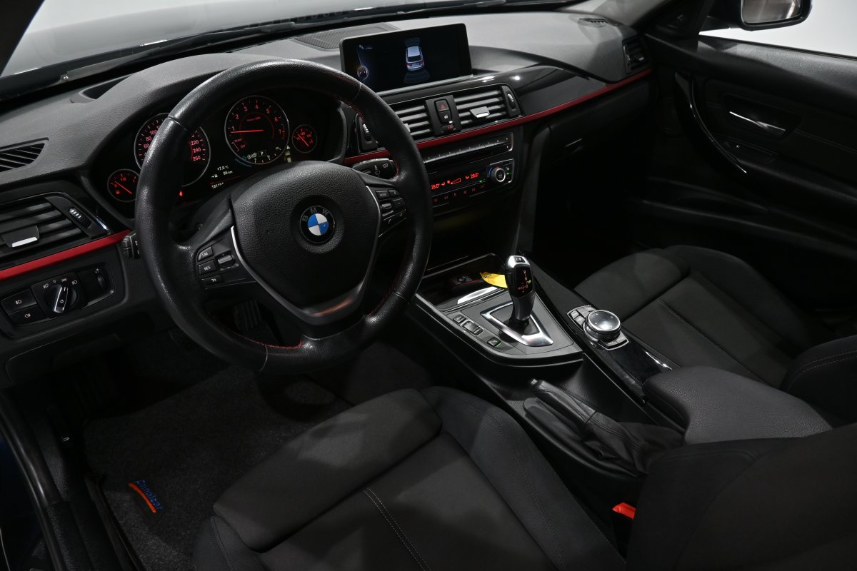 Foto Bmw 320iA 9