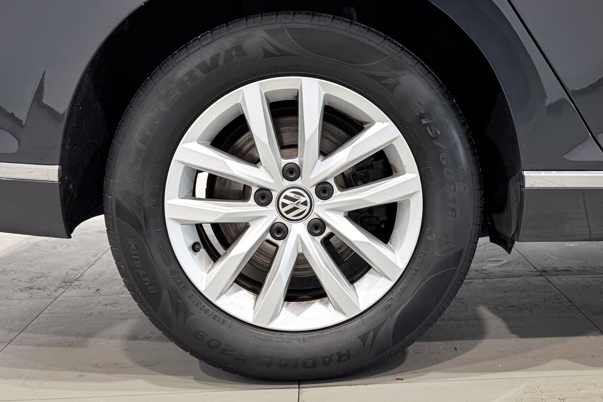 Foto Volkswagen Passat 29
