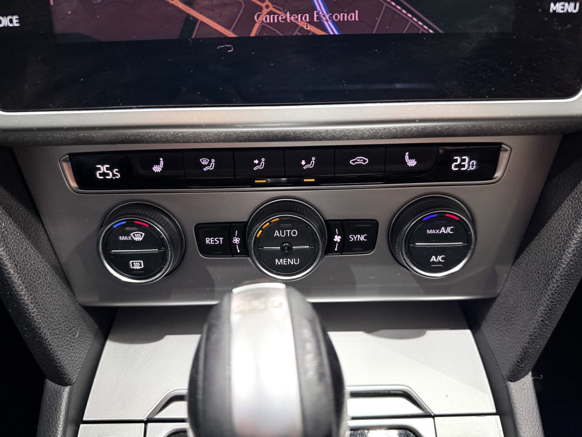 Foto Volkswagen Passat 16