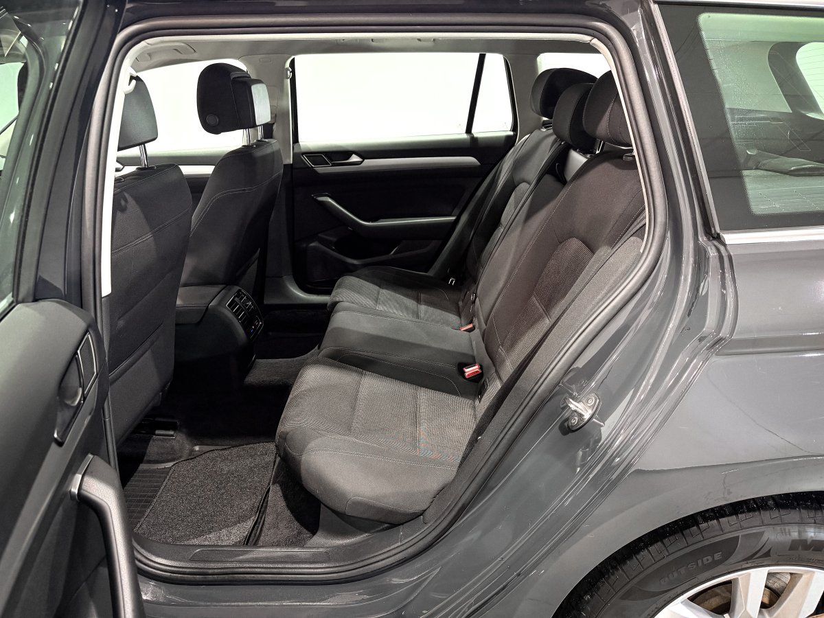 Foto Volkswagen Passat 11