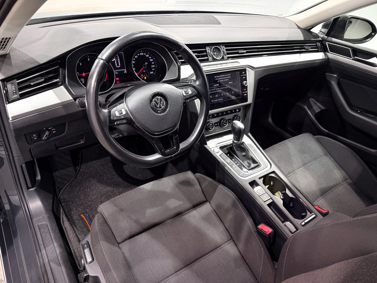 Foto Volkswagen Passat 9