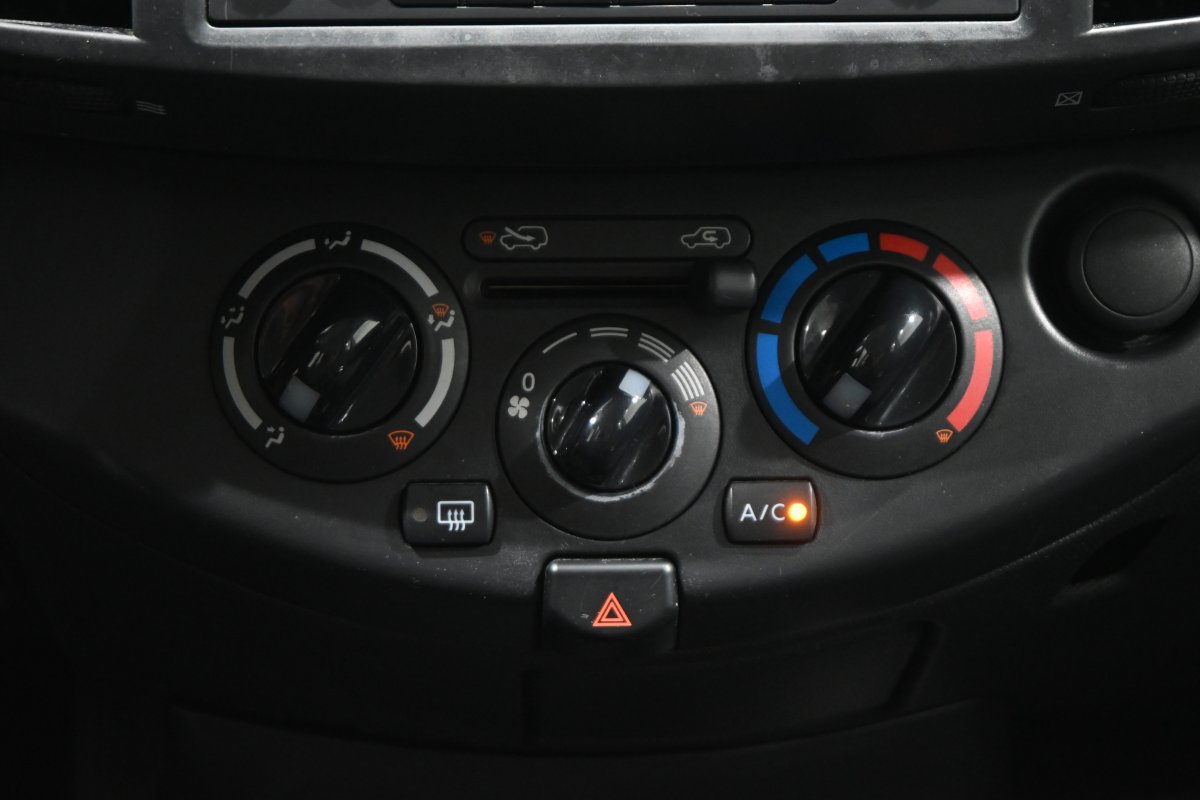 Foto Nissan Micra 14