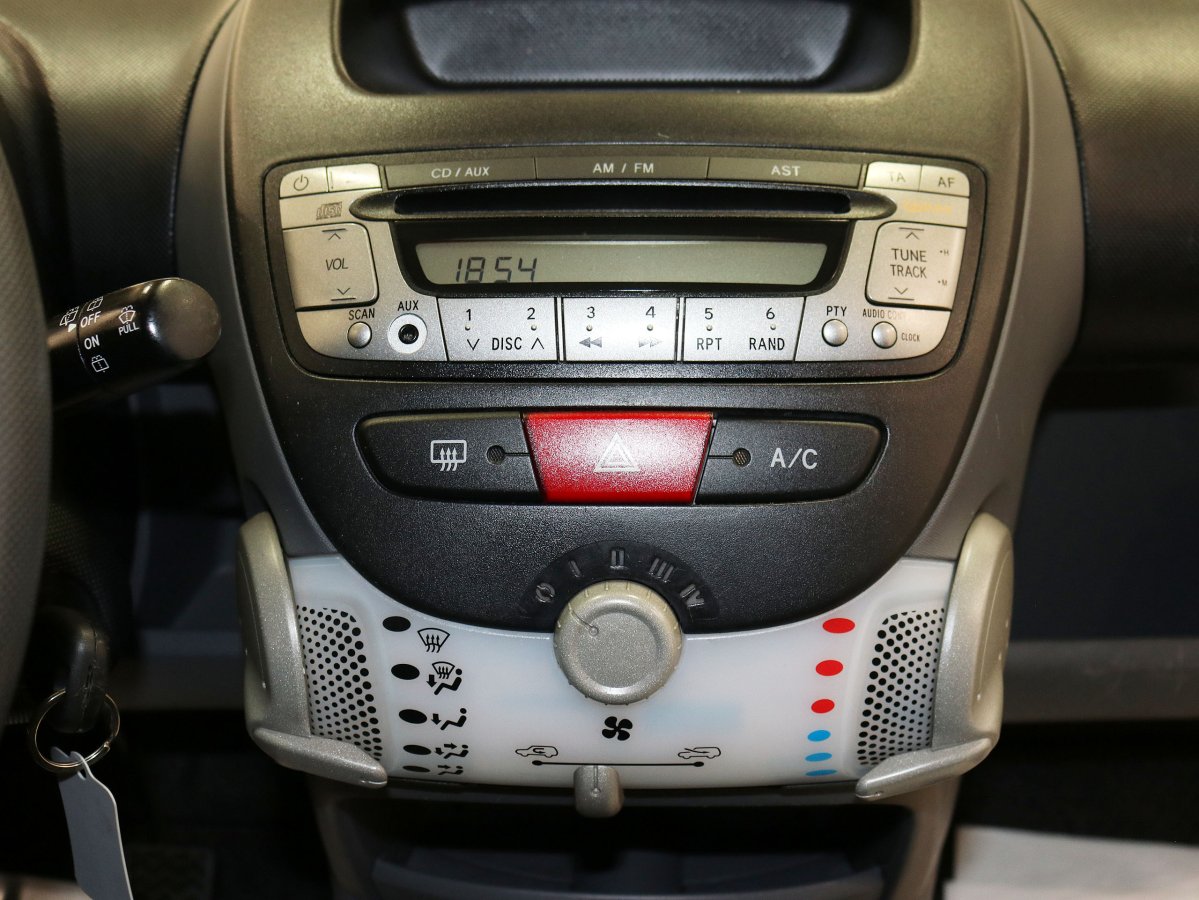 Foto Toyota Aygo 14