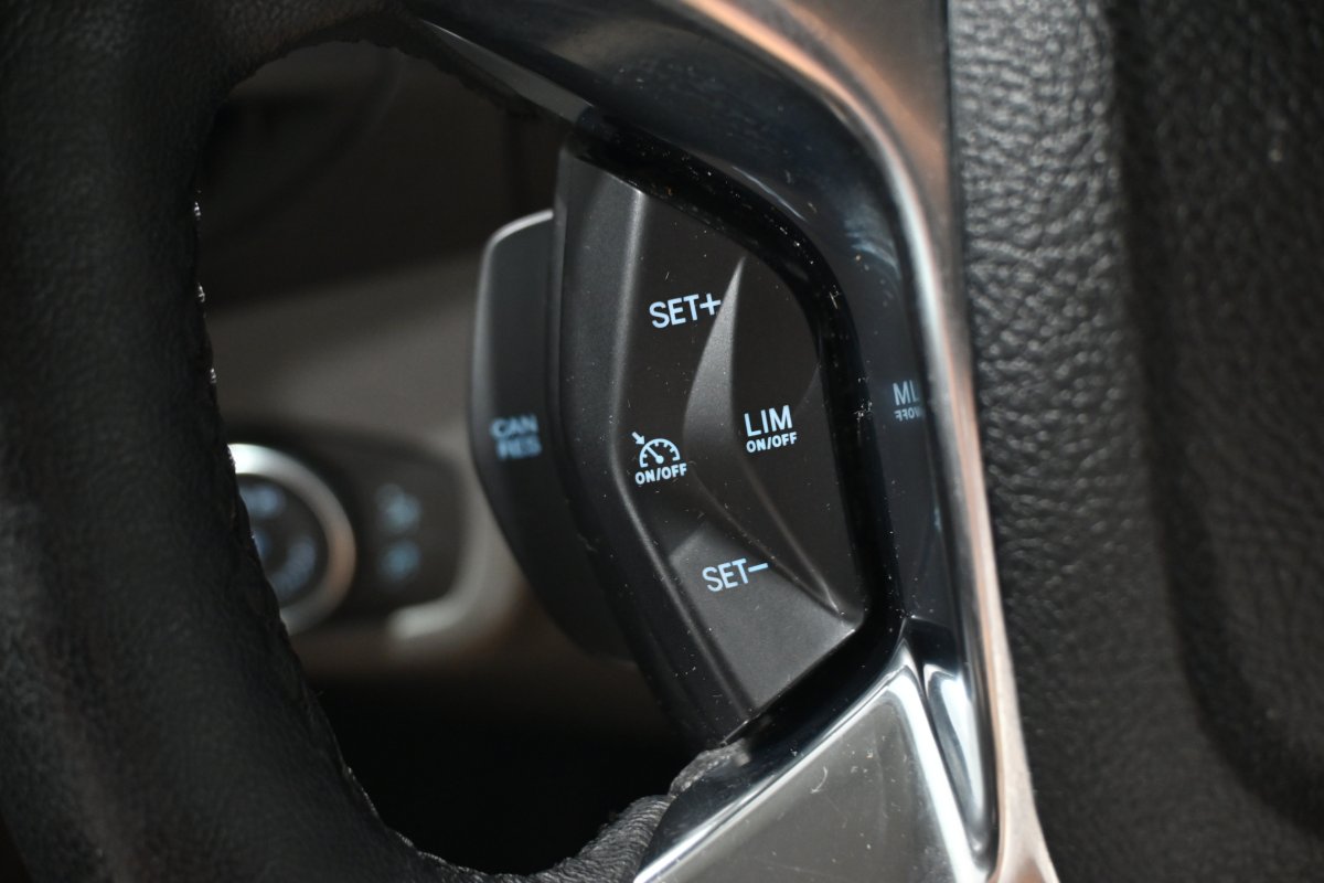 Foto Ford Grand 22