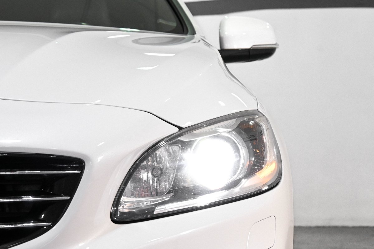 Foto Volvo V60 14