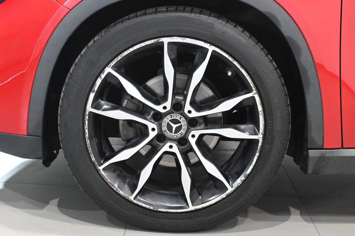 Foto Mercedes-Benz GLA 31