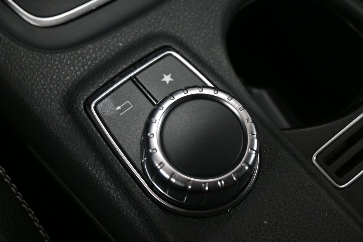 Foto Mercedes-Benz GLA 23