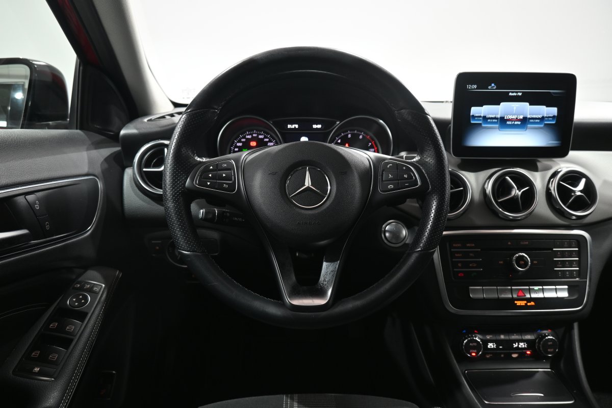 Foto Mercedes-Benz GLA 21