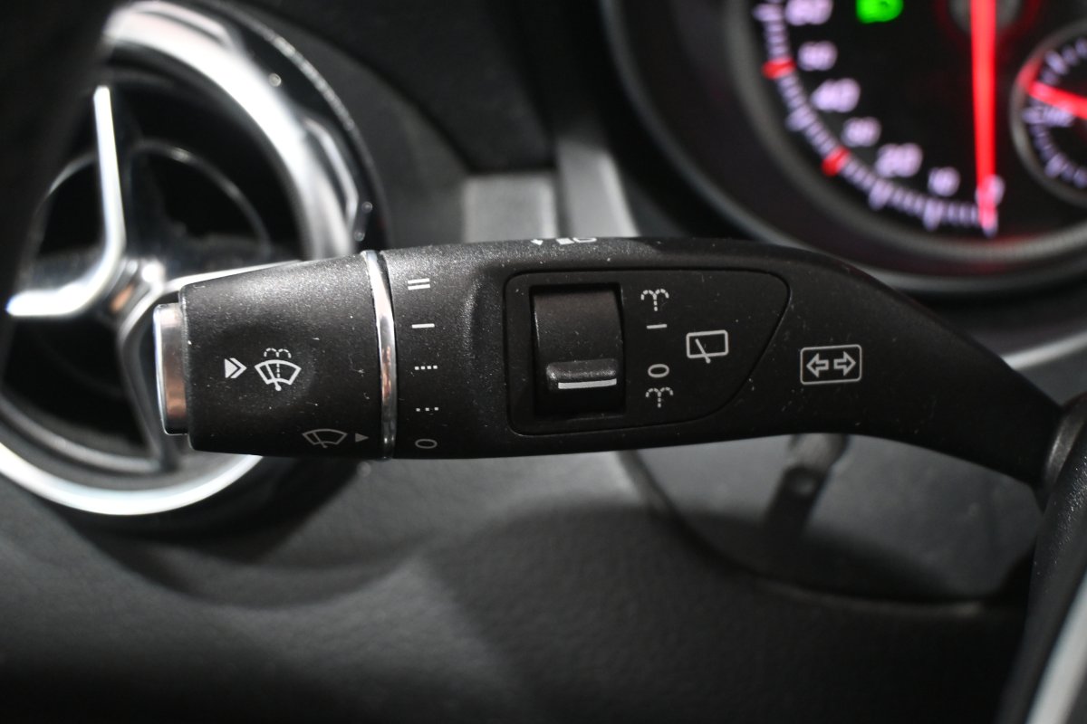 Foto Mercedes-Benz GLA 26