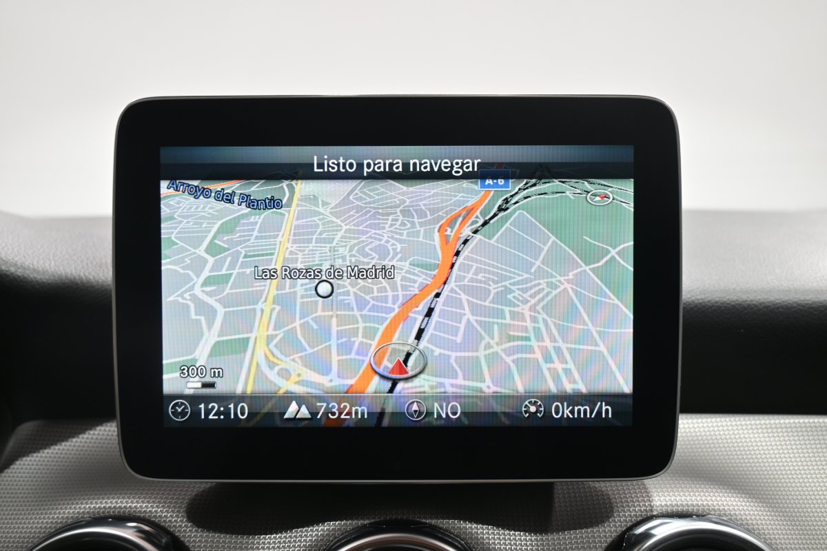 Foto Mercedes-Benz GLA 16