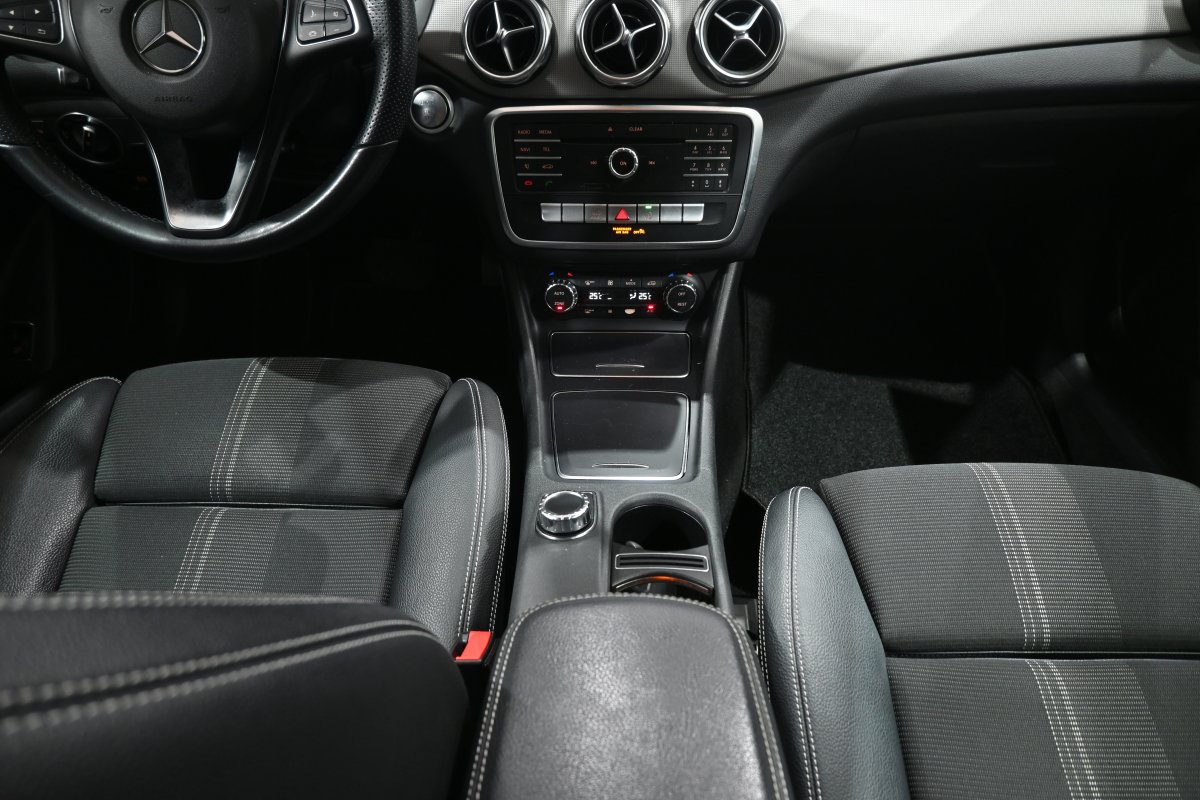 Foto Mercedes-Benz GLA 22