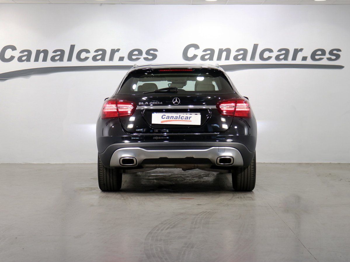 Foto Mercedes-Benz GLA 200 5