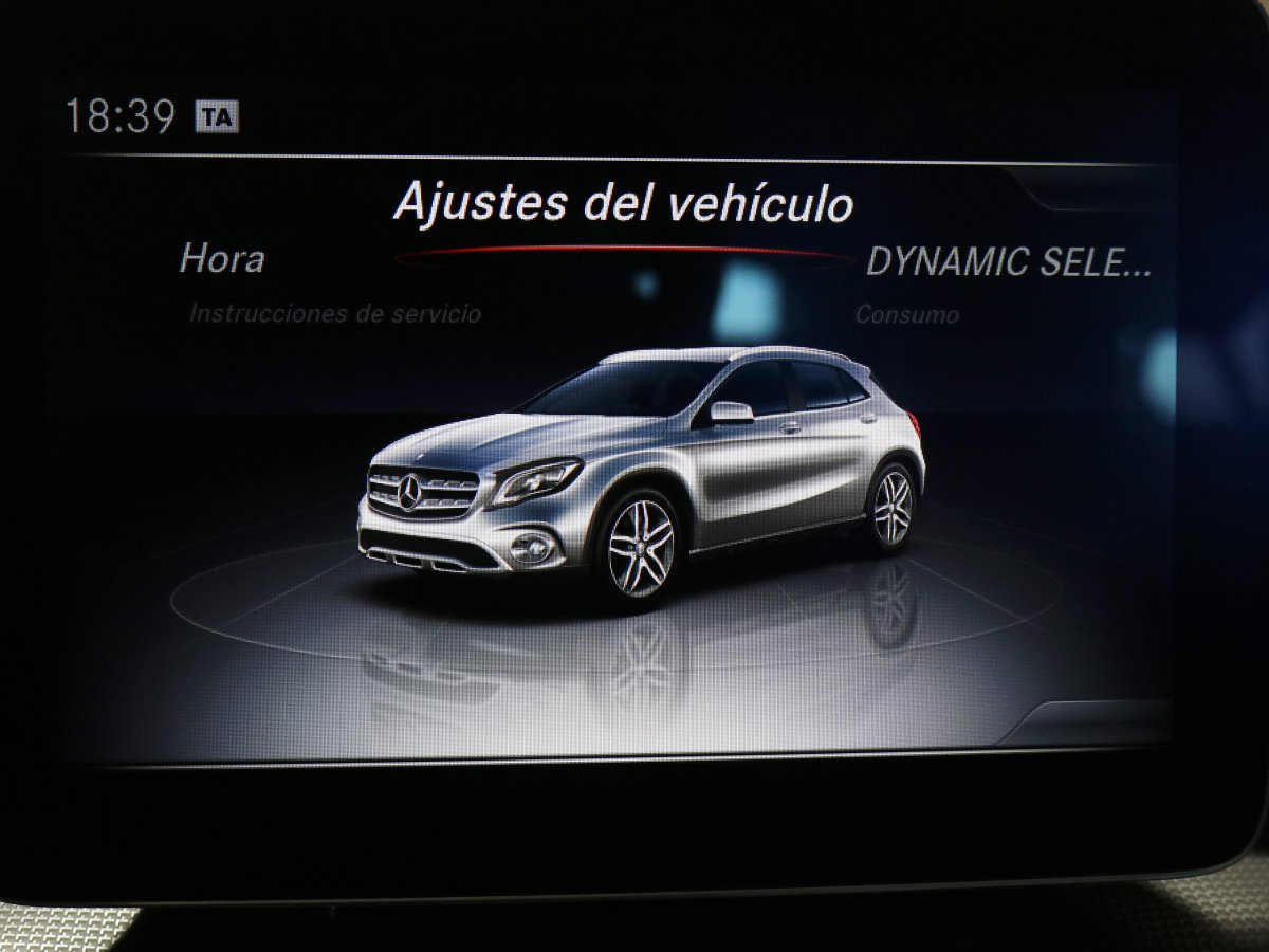 Foto Mercedes-Benz GLA 200 26