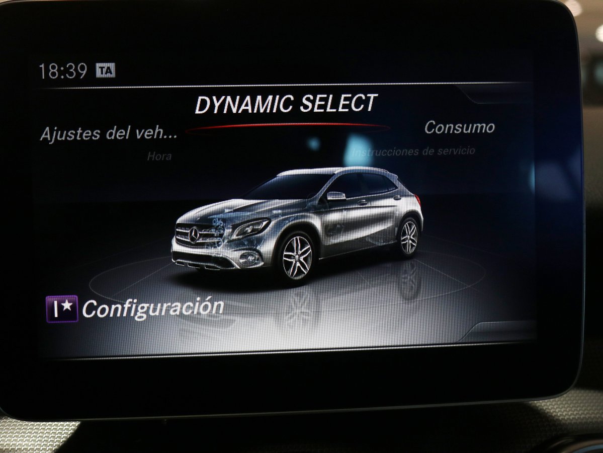 Foto Mercedes-Benz GLA 200 27