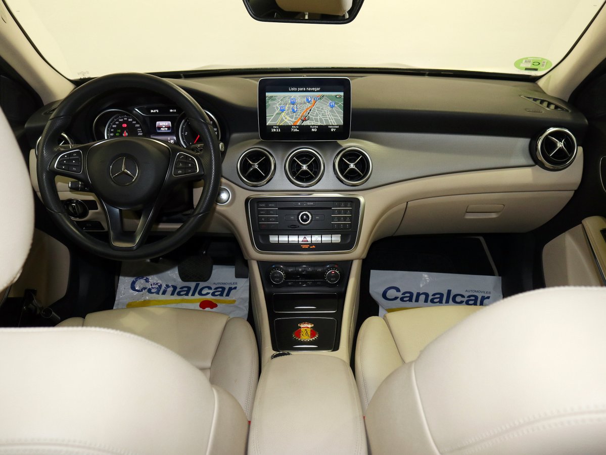 Foto Mercedes-Benz GLA 200 29